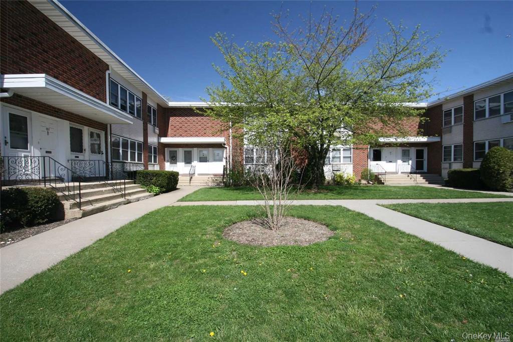 139 Farber Drive # 139, West Babylon, NY 11704