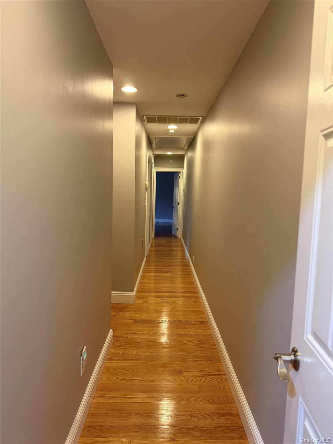 1926 Midlane Road, Syosset, NY 11791