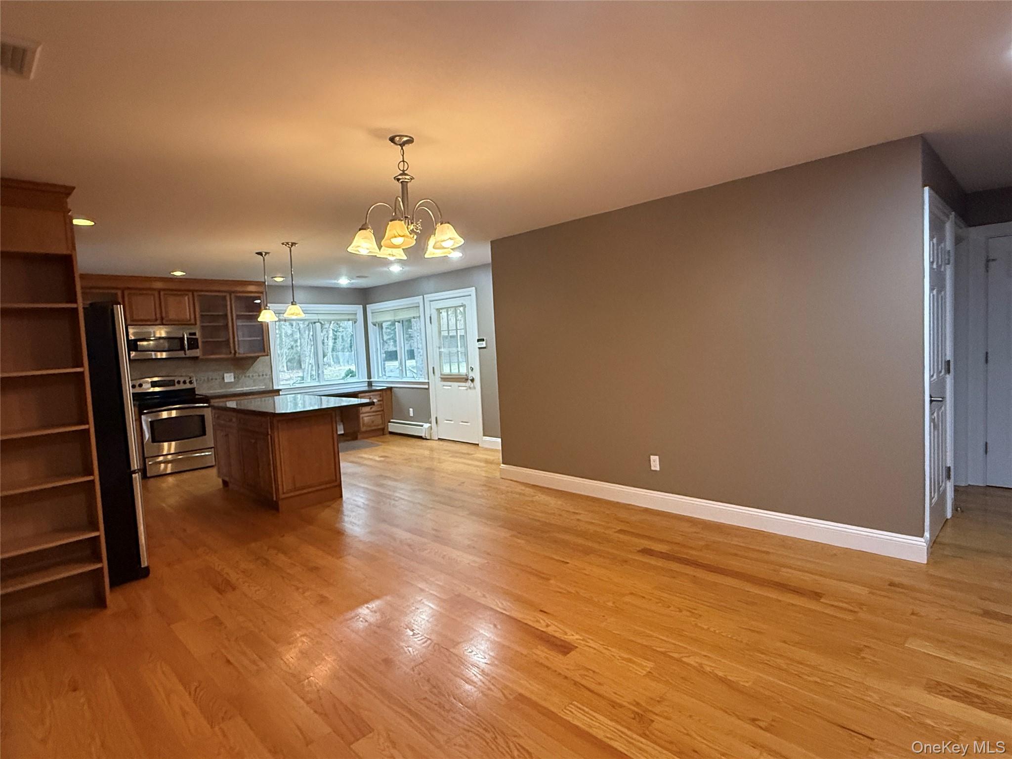 1926 Midlane Road, Syosset, NY 11791