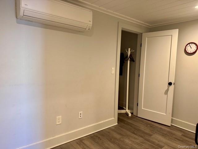 70 Washington Parkway, Hicksville, NY 11801