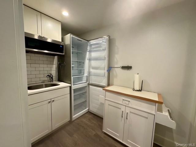 70 Washington Parkway, Hicksville, NY 11801