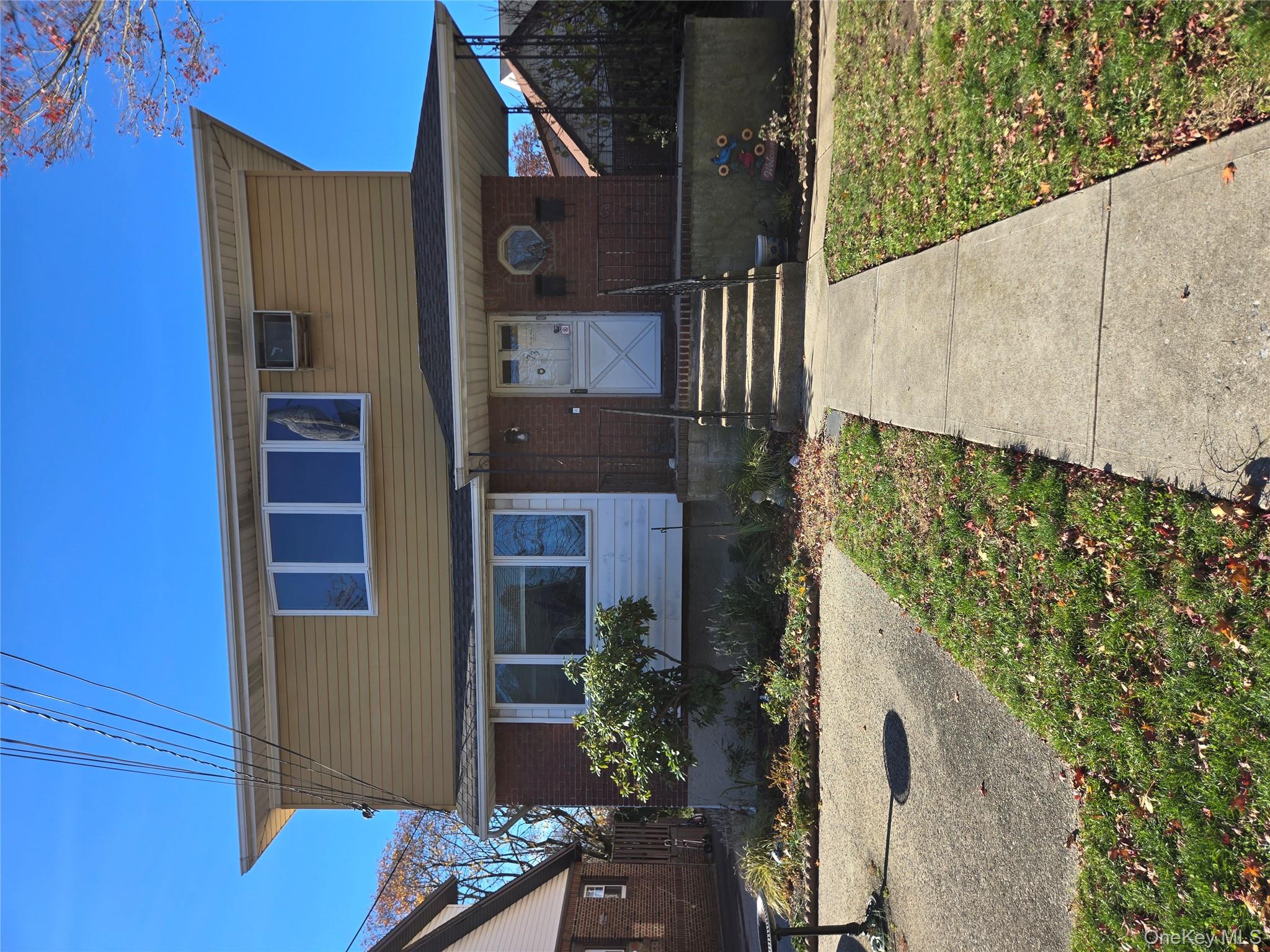 73 Pearsall Avenue # 2nd Floor, Lynbrook, NY 11563