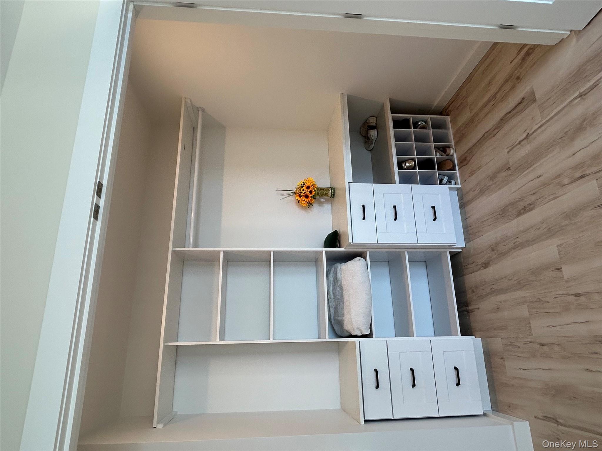 19 Pine Lane, Bayville, NY 11709