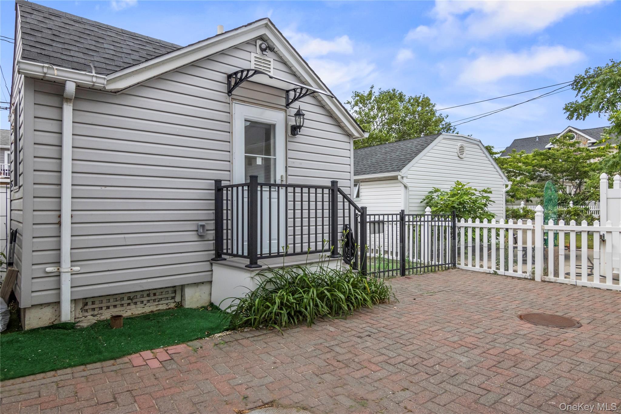 19 Pine Lane, Bayville, NY 11709