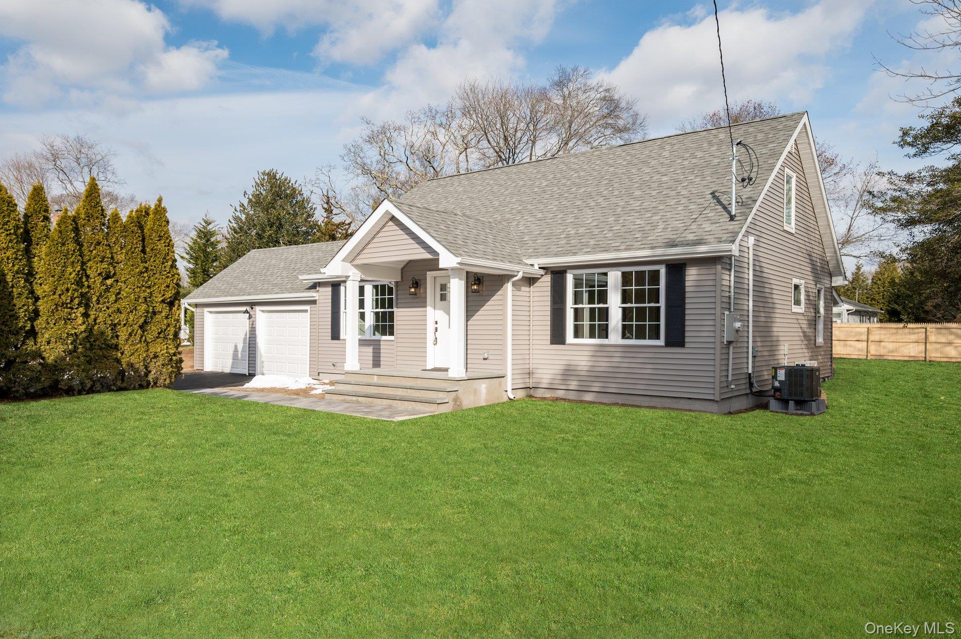 3 Adelaide Park, Center Moriches, NY 11934