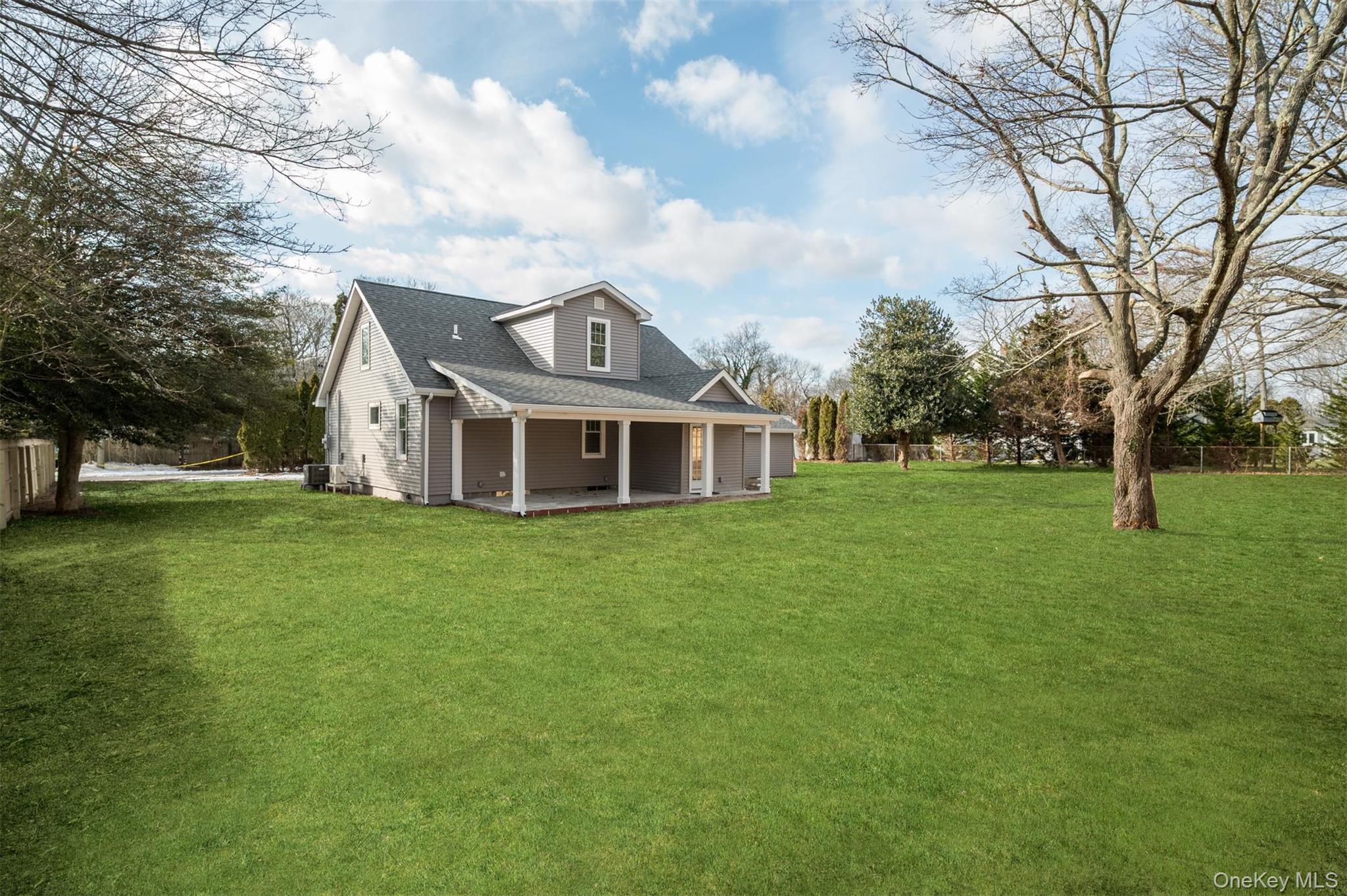 3 Adelaide Park, Center Moriches, NY 11934