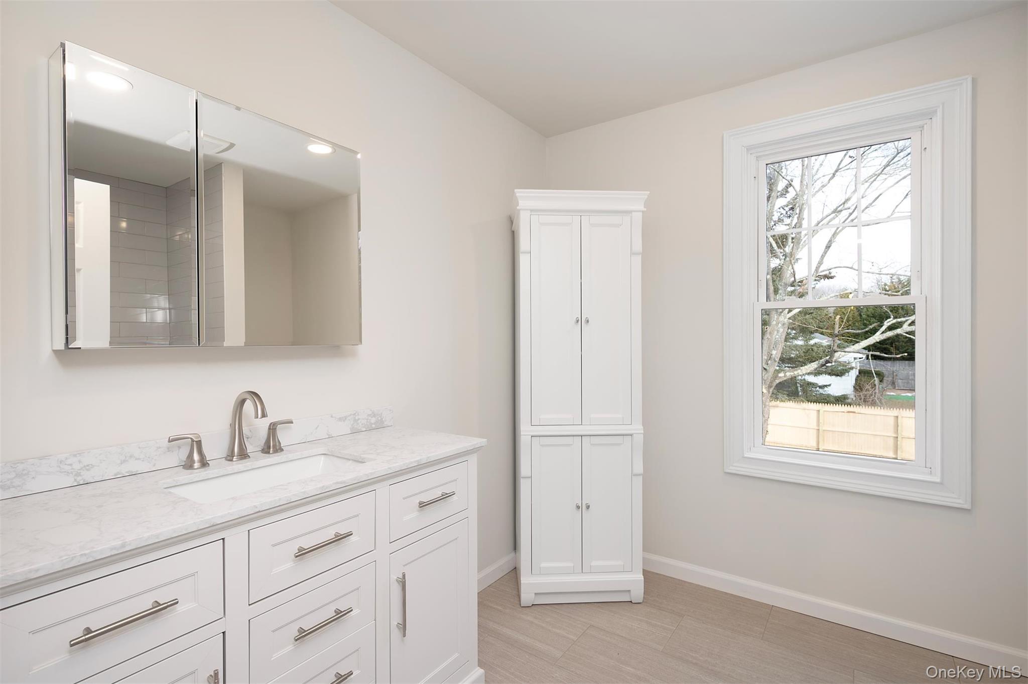 3 Adelaide Park, Center Moriches, NY 11934