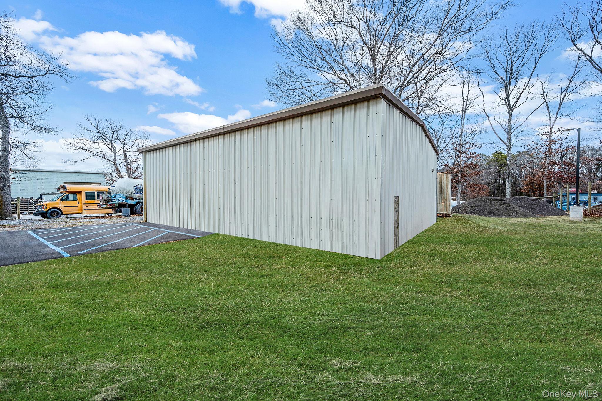 1807 Middle Road, Calverton, NY 11933