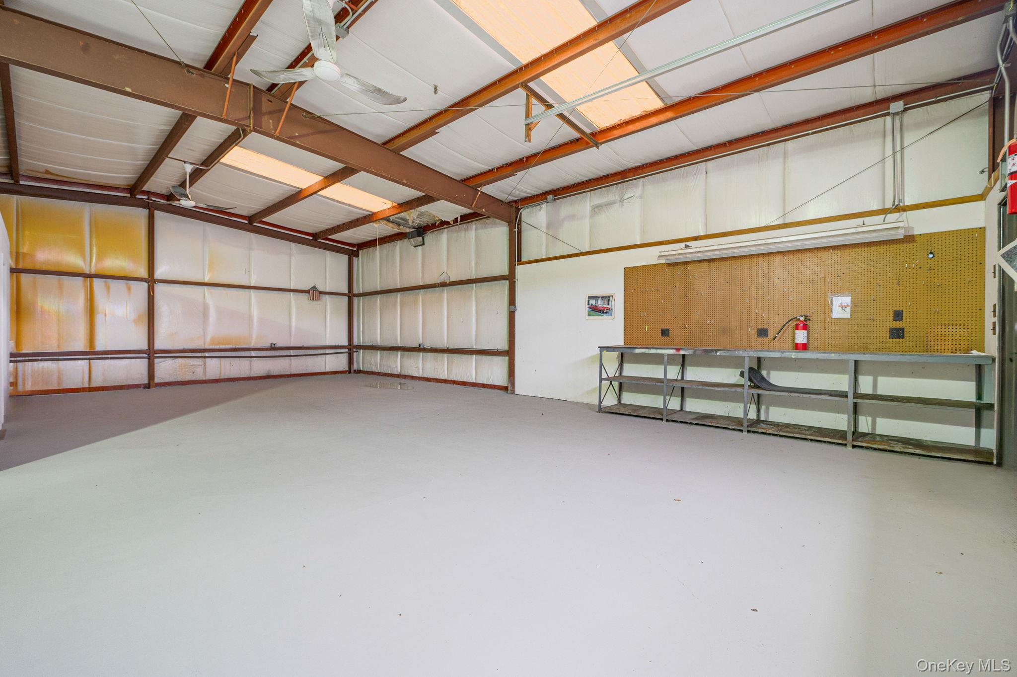 1807 Middle Road, Calverton, NY 11933