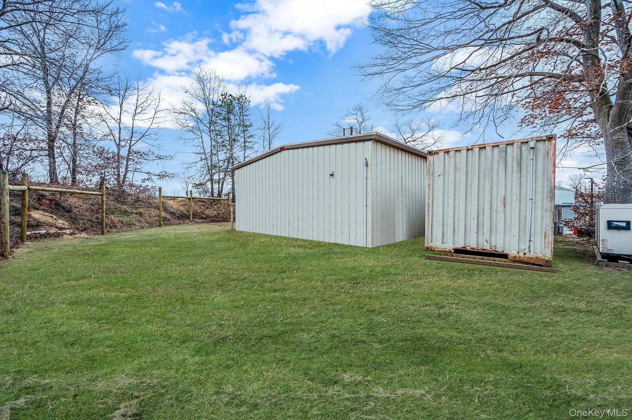 1807 Middle Road, Calverton, NY 11933