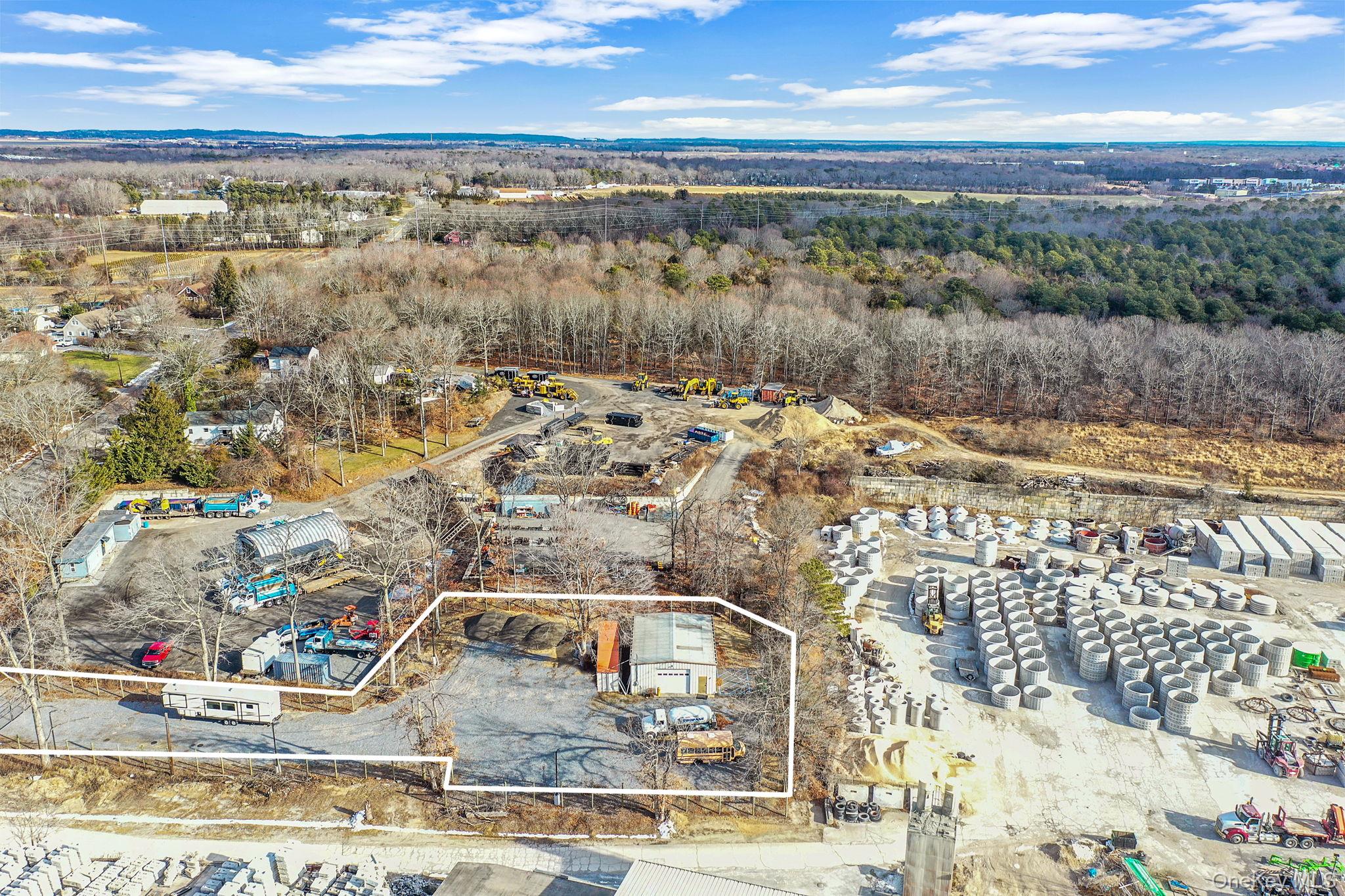 1807 Middle Road, Calverton, NY 11933