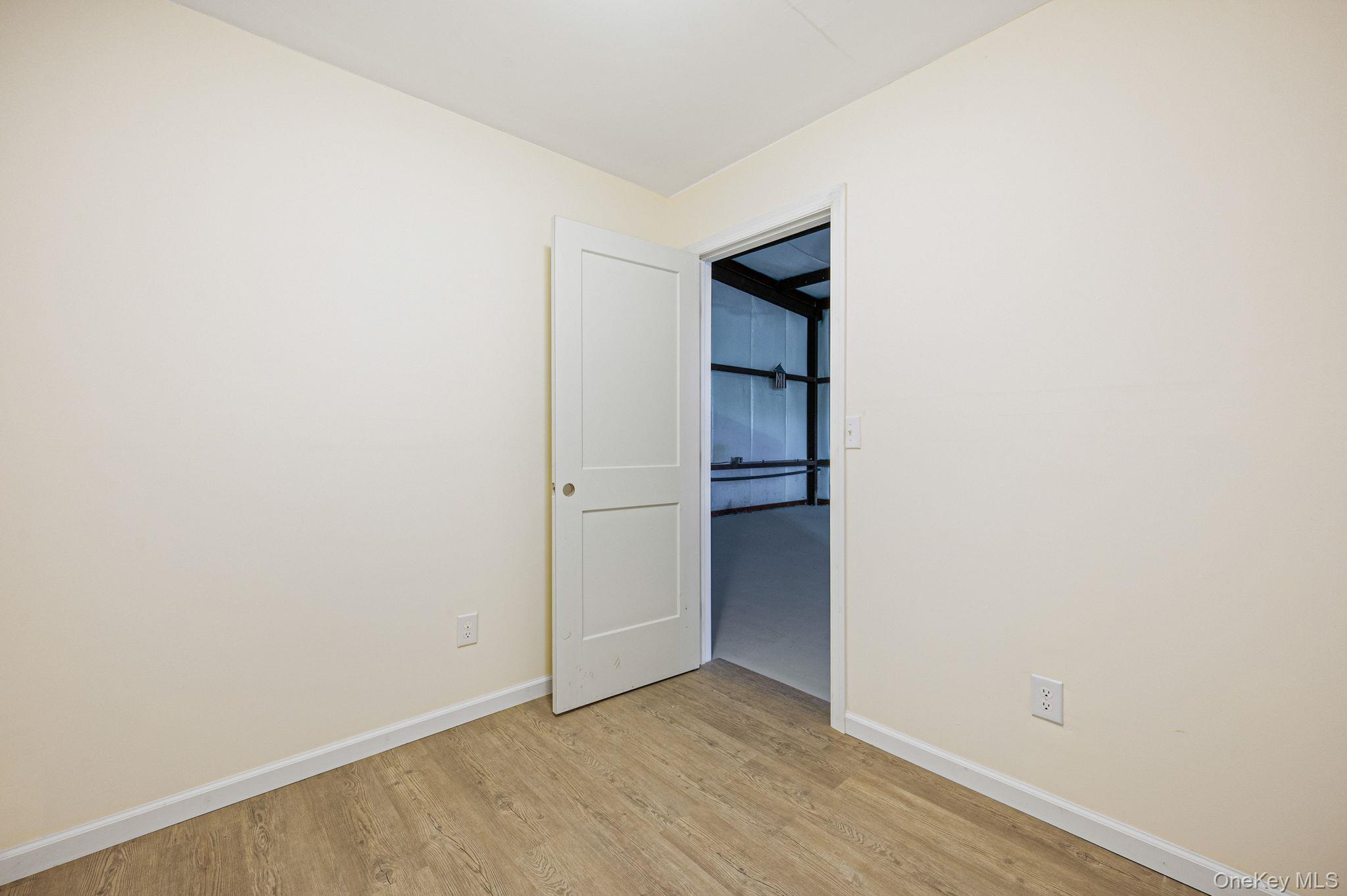 1807 Middle Road, Calverton, NY 11933