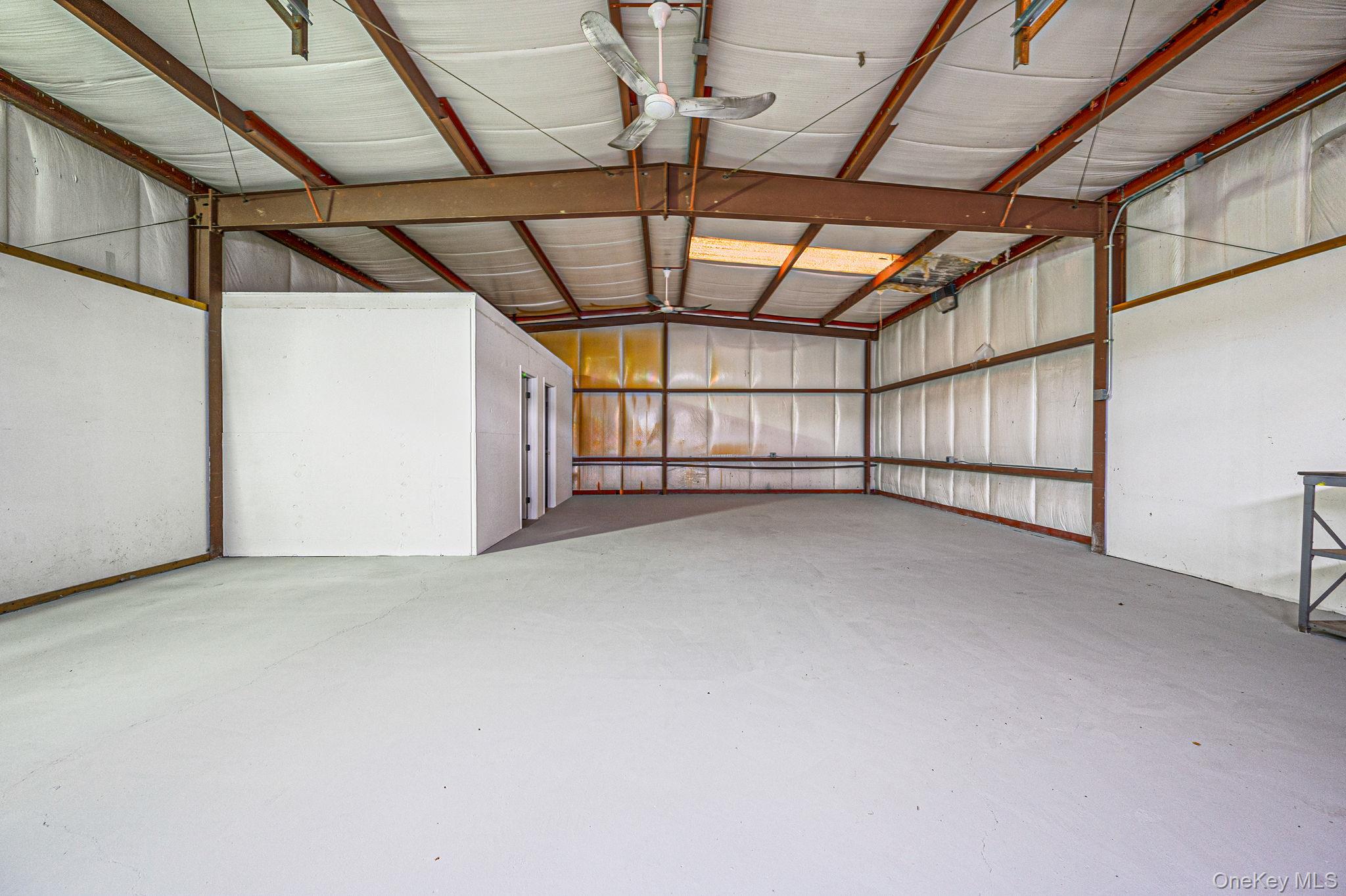 1807 Middle Road, Calverton, NY 11933