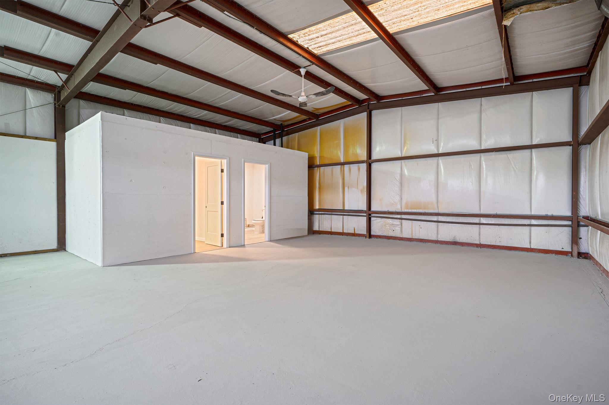 1807 Middle Road, Calverton, NY 11933