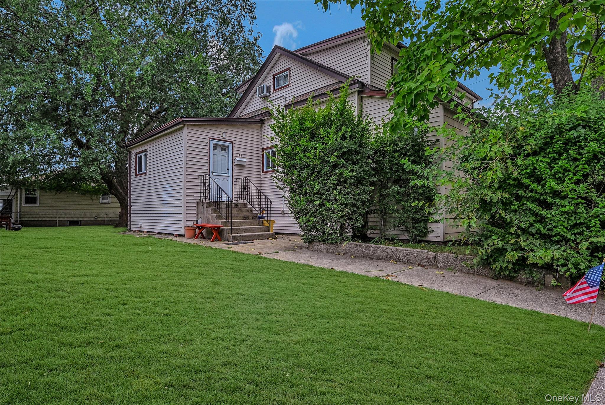 148 S 4th Street, Bethpage, NY 11714