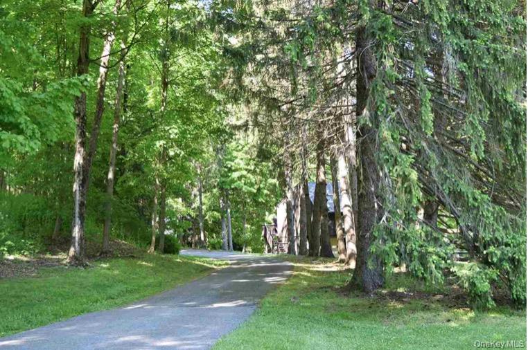 222 Hurley Road, Salt Point, NY 12578