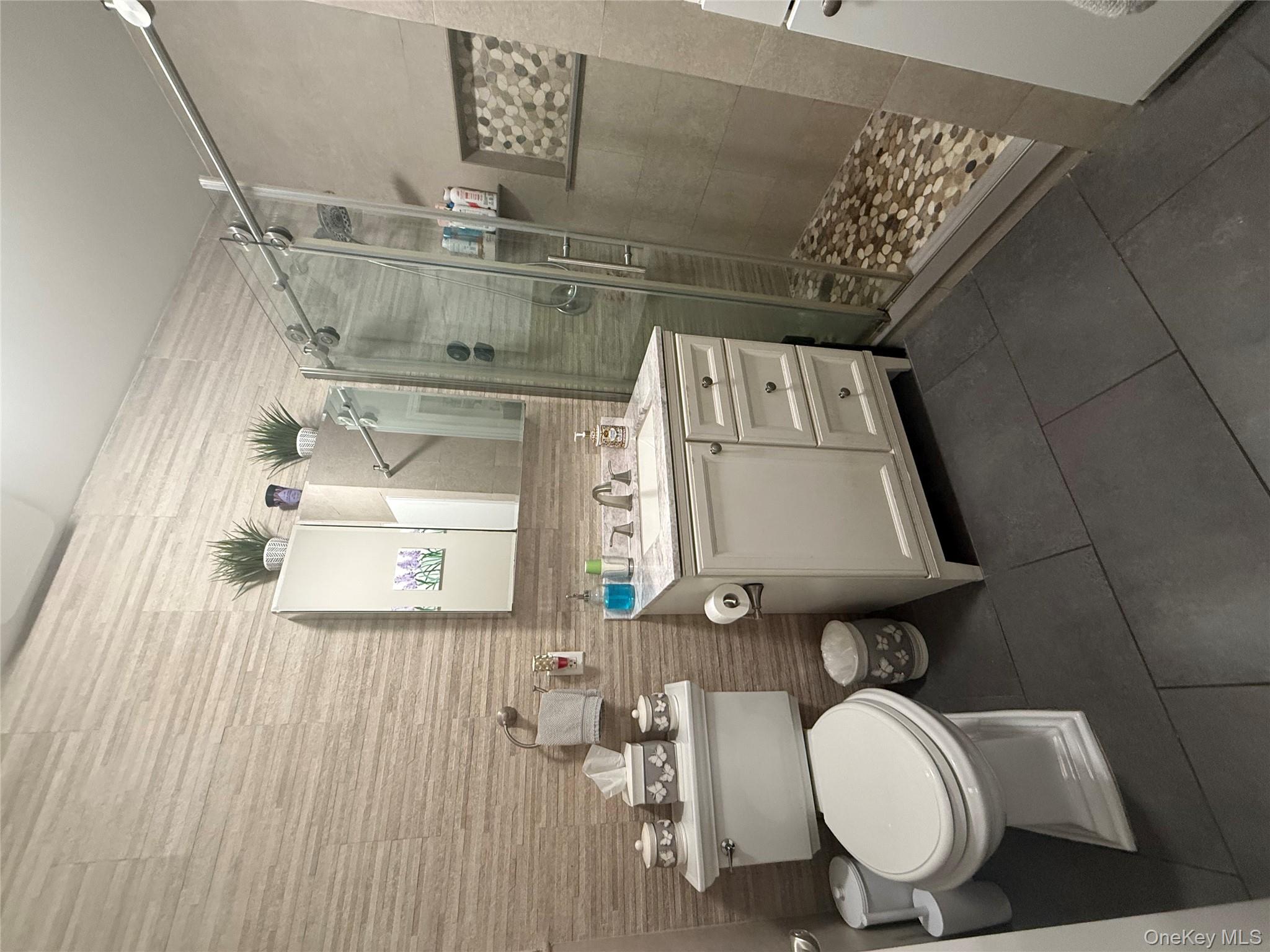 7843 84th Street, Glendale, NY 11385