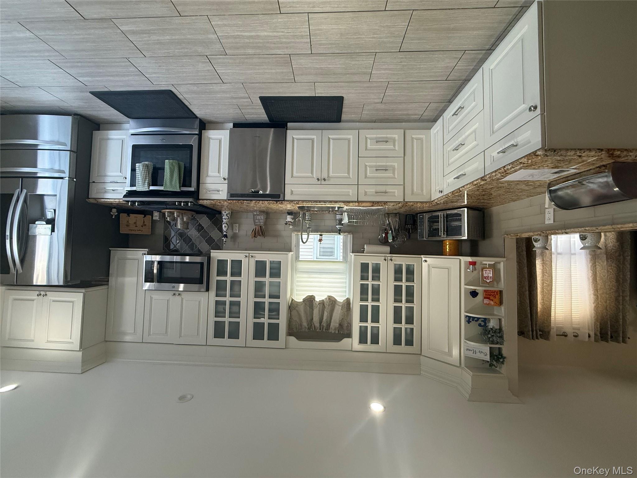 7843 84th Street, Glendale, NY 11385