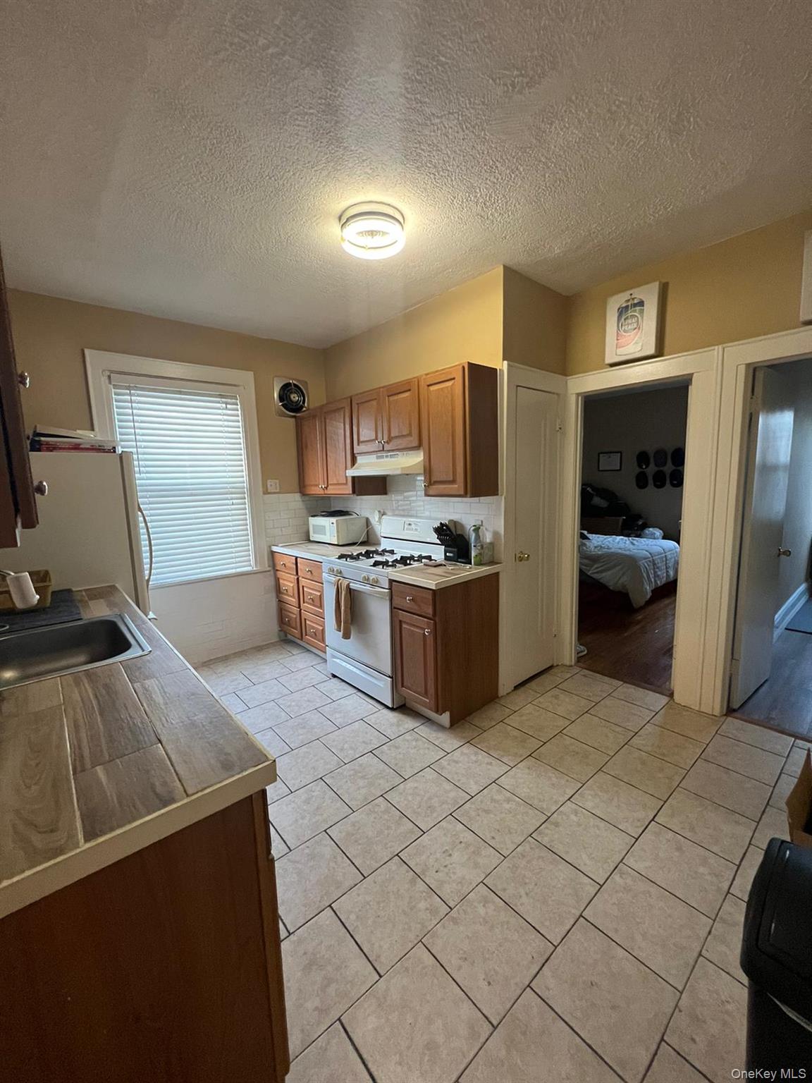 7843 84th Street, Glendale, NY 11385