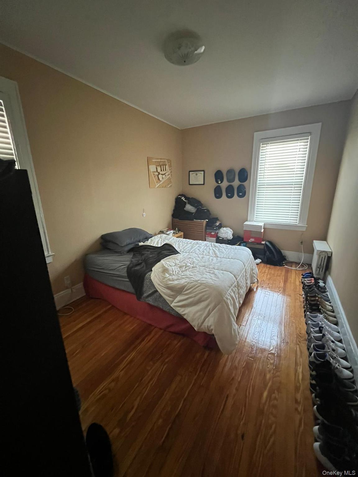 7843 84th Street, Glendale, NY 11385