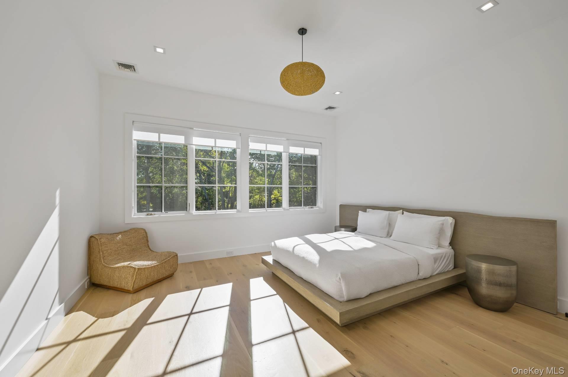 9 Eileens Path, East Hampton, NY 11937