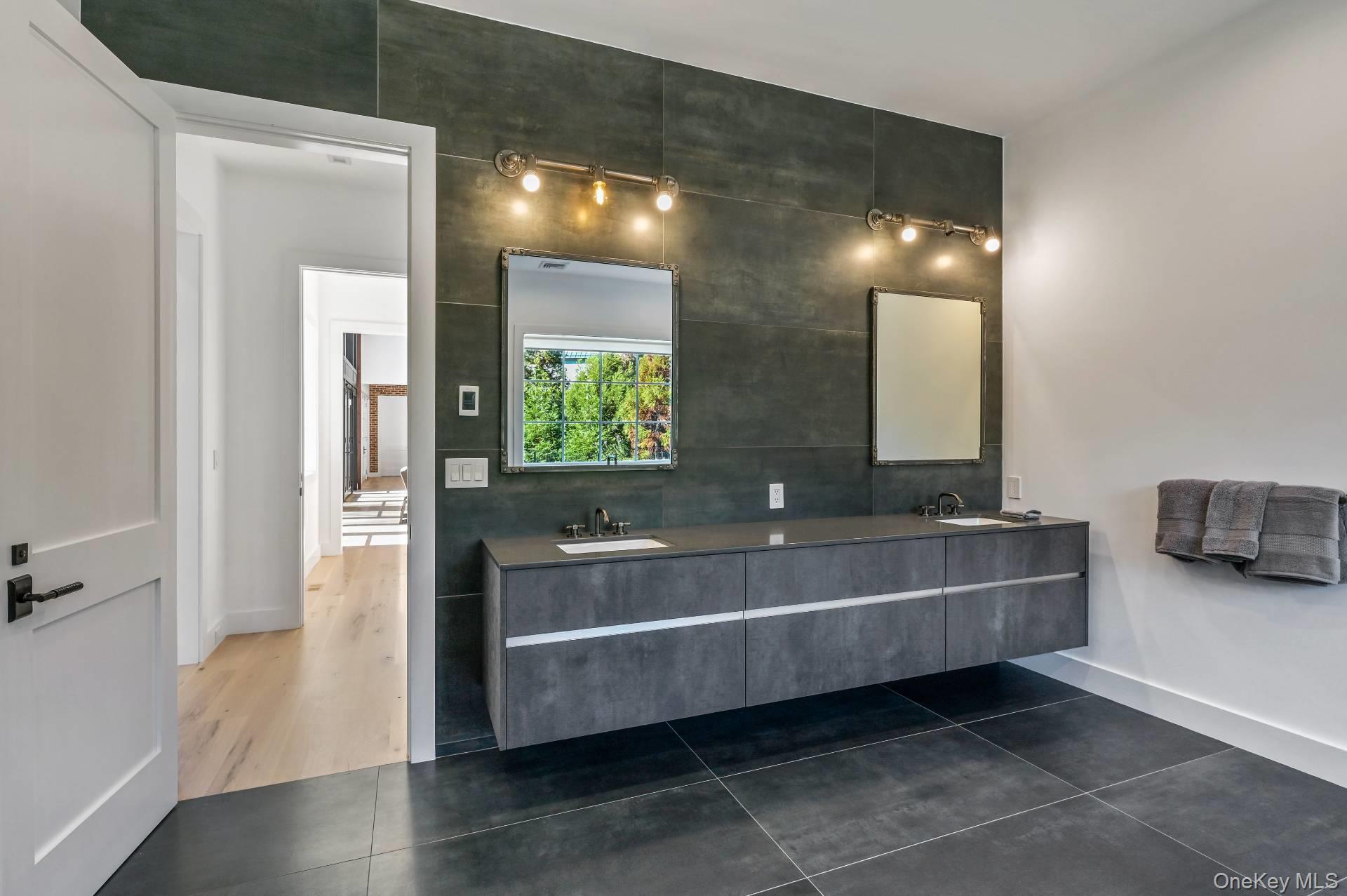 9 Eileens Path, East Hampton, NY 11937