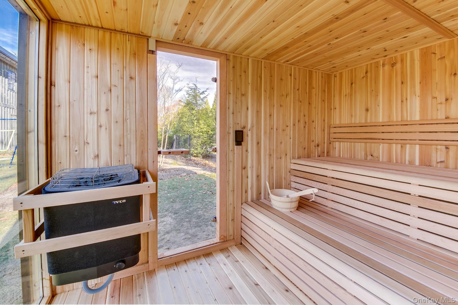 9 Eileens Path, East Hampton, NY 11937