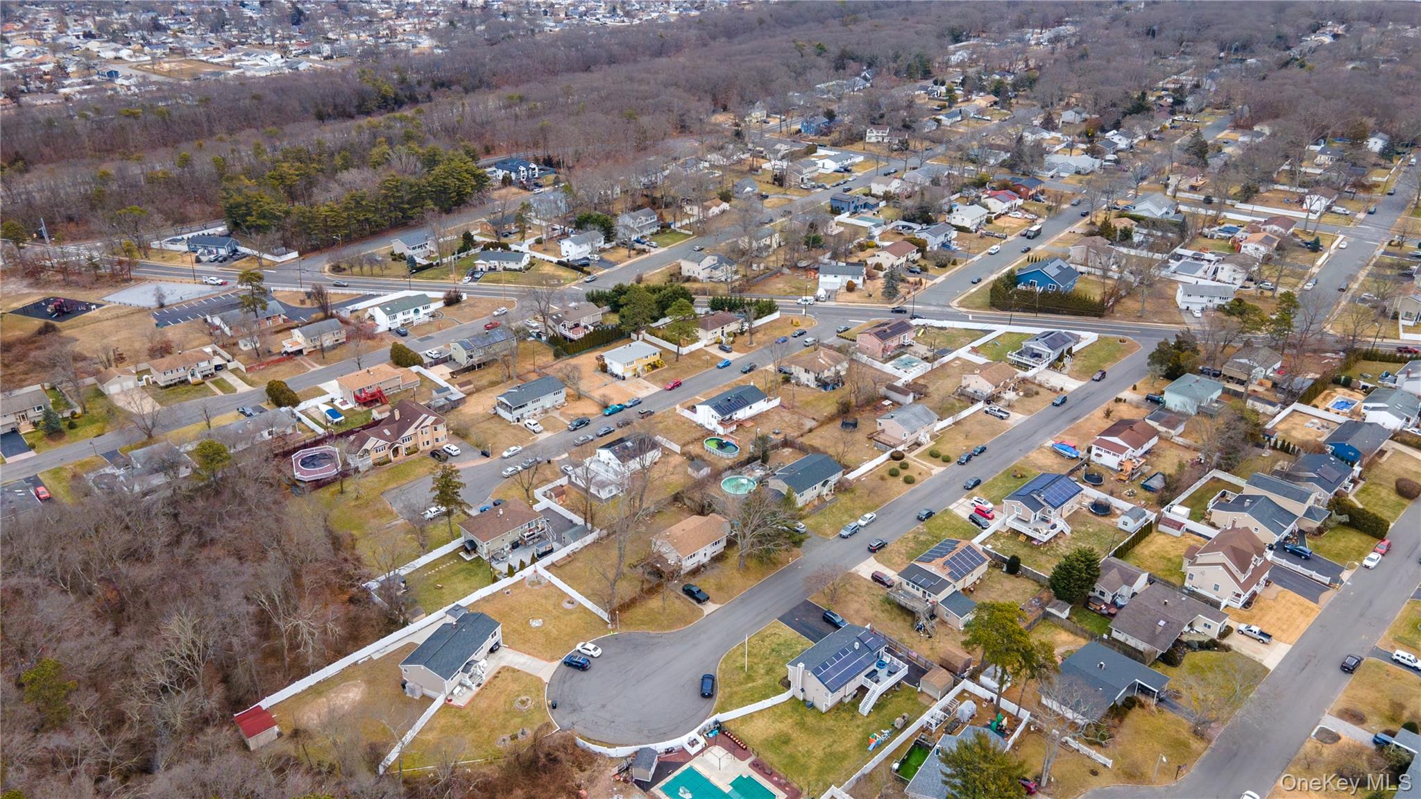 6 Oxford Street, Islip, NY 11751