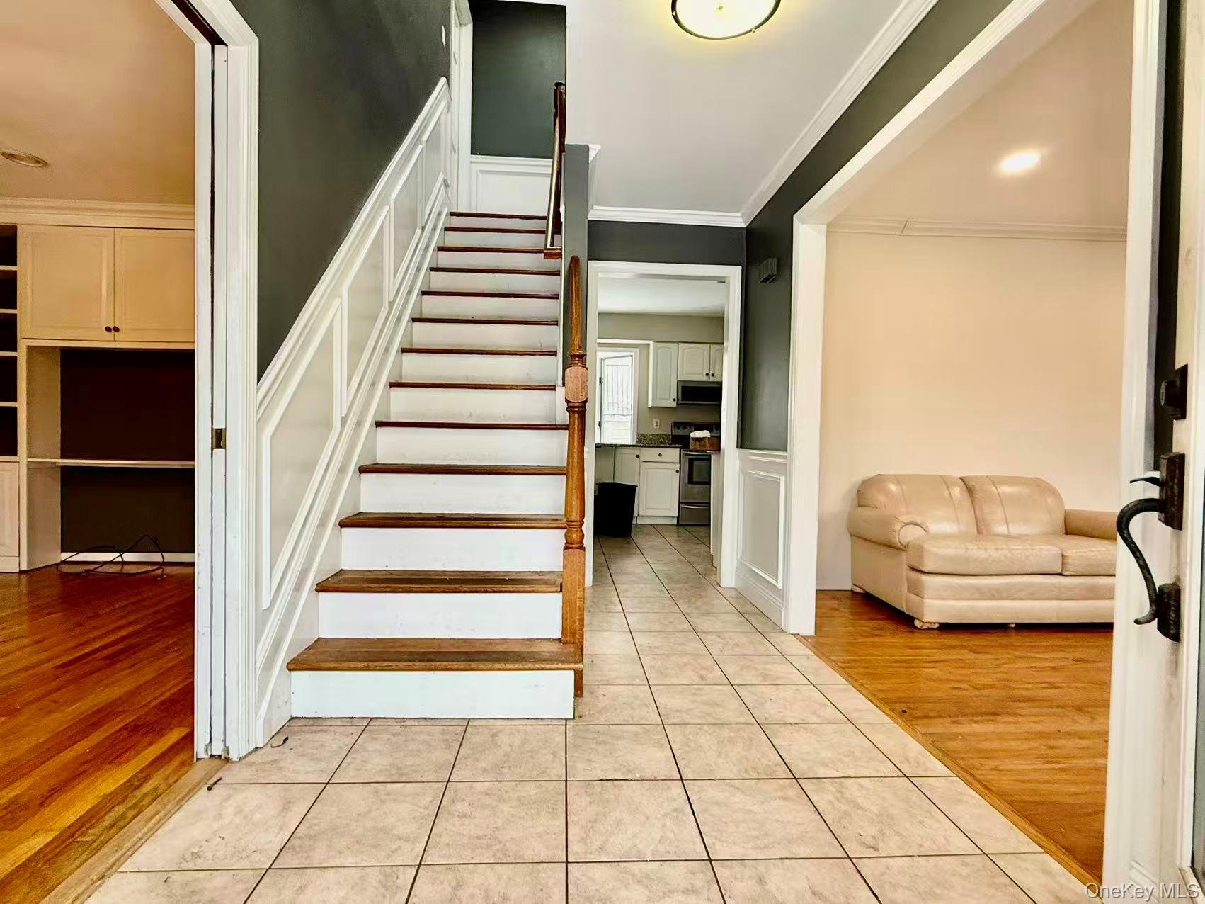 33 Pilgrim Drive, Port Jefferson, NY 11777