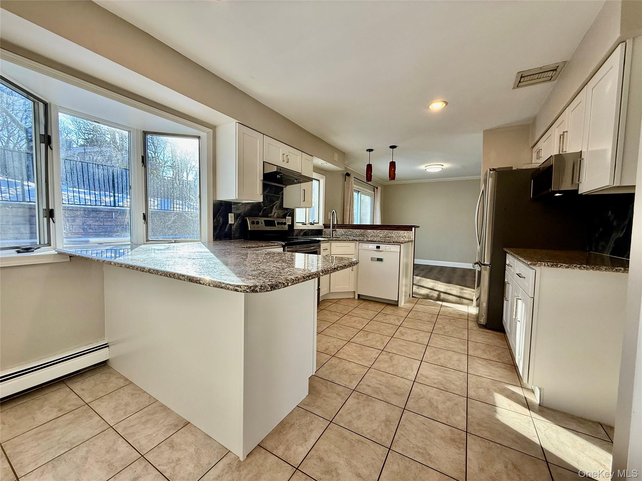 33 Pilgrim Drive, Port Jefferson, NY 11777