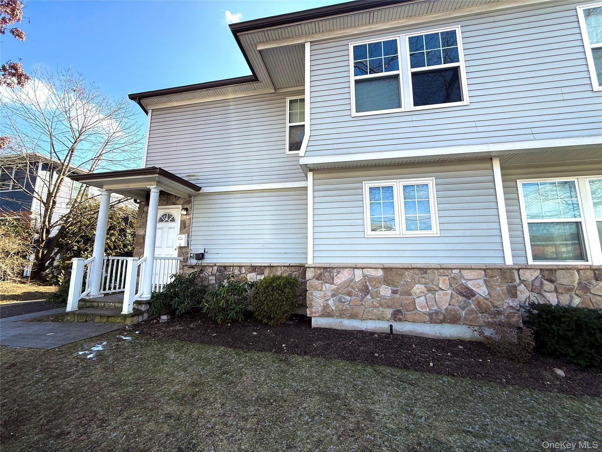 30 Sintsink Drive # B, Port Washington, NY 11050