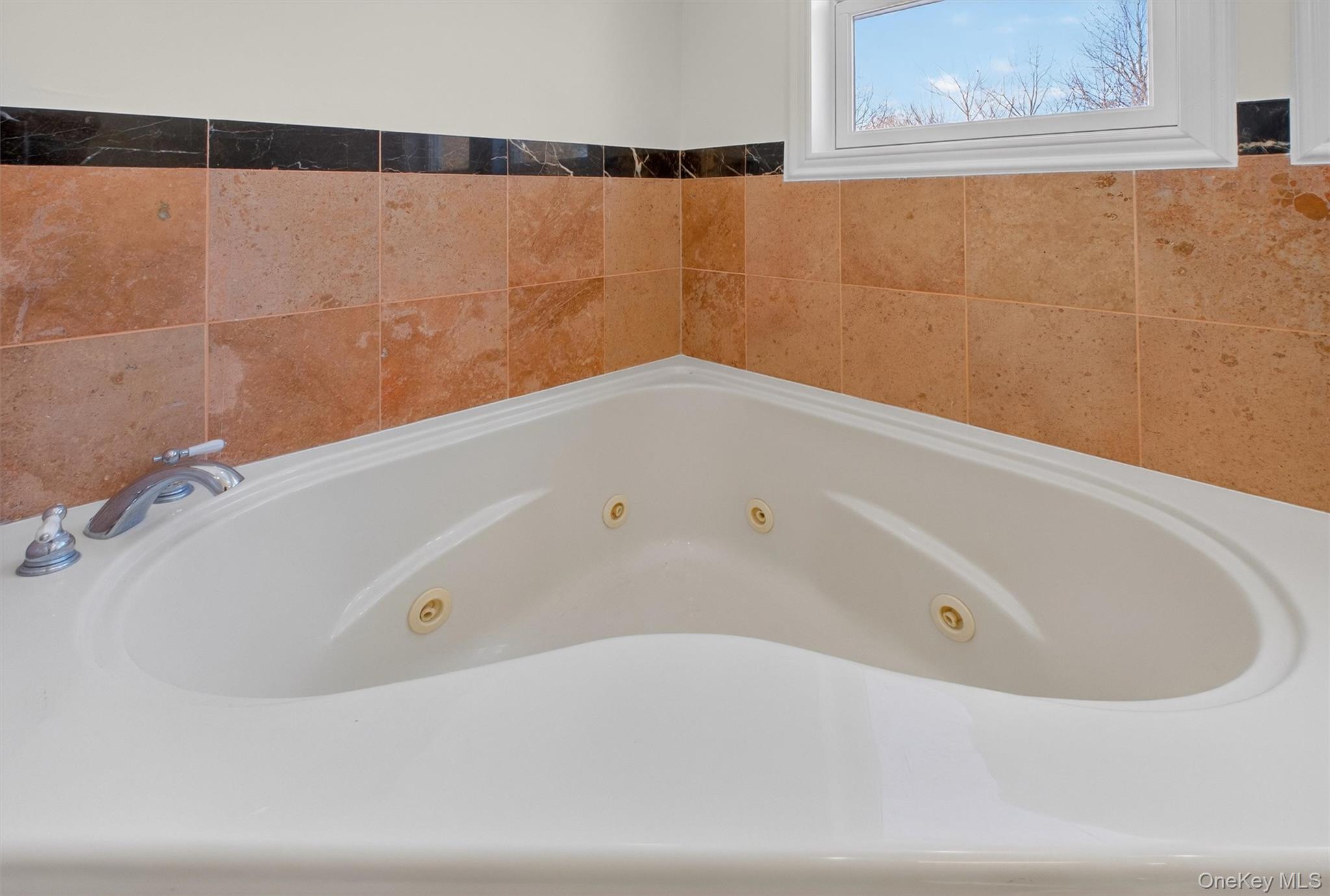 27 King Drive, Poughkeepsie, NY 12603