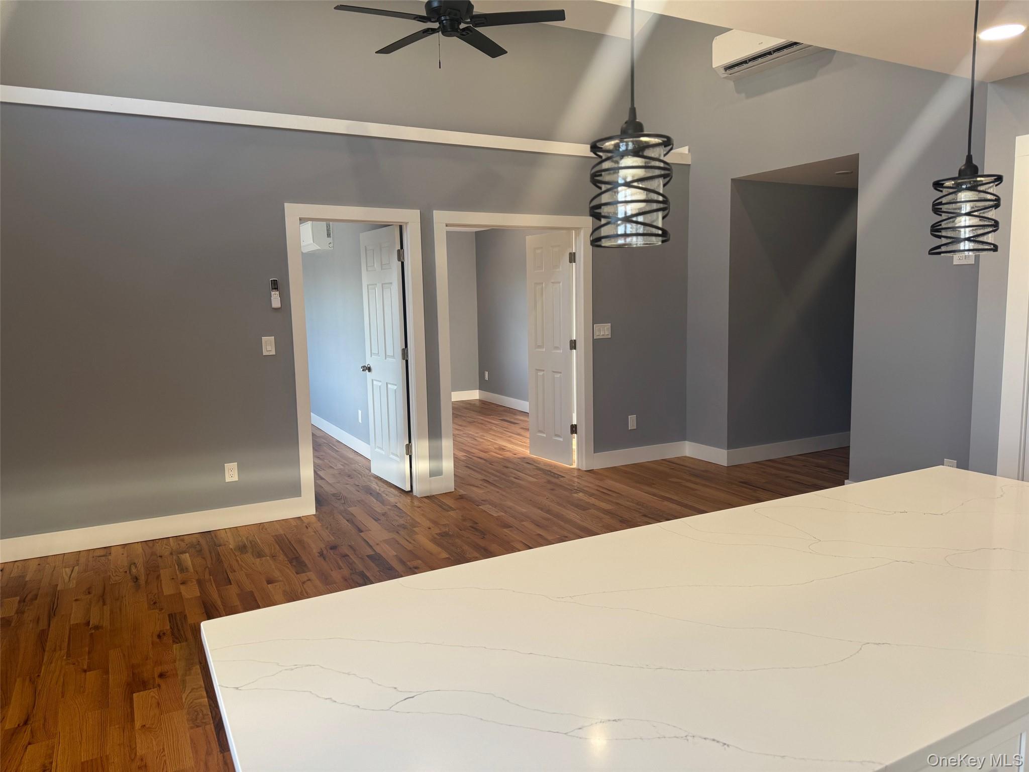 1035 Montauk Highway # 5, Copiague, NY 11726