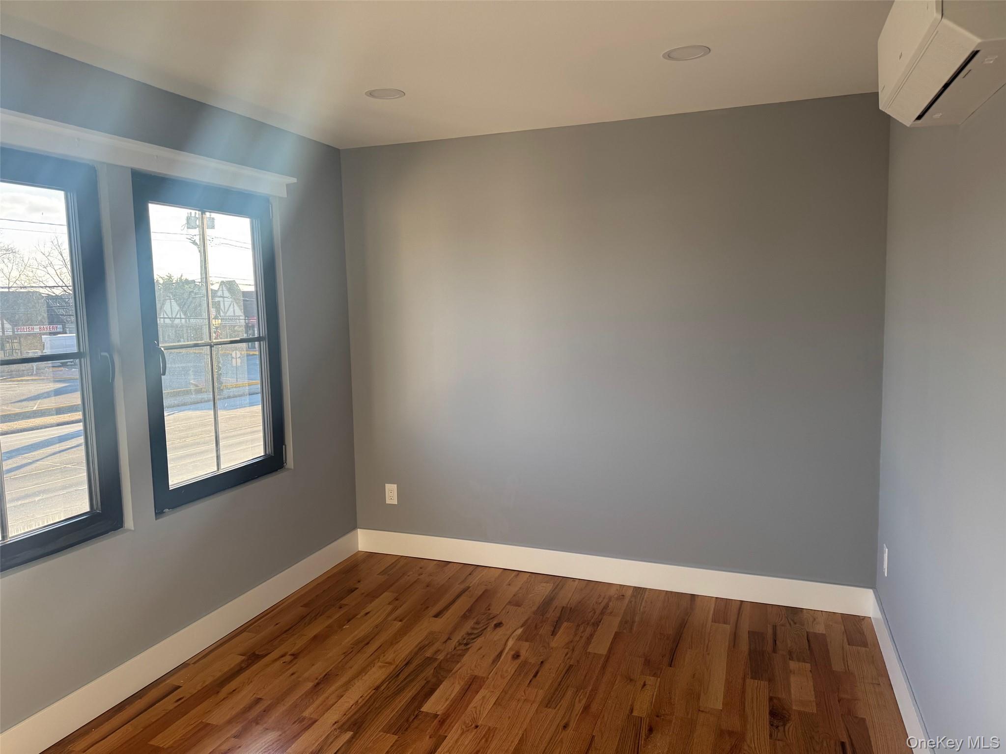 1035 Montauk Highway # 5, Copiague, NY 11726