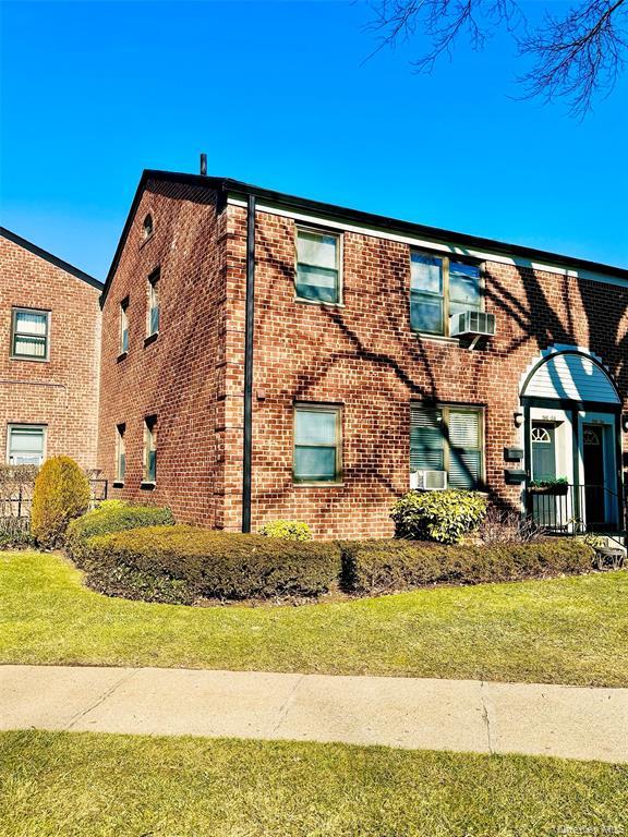 196-58 69th Avenue # #1, Fresh Meadows, NY 11365