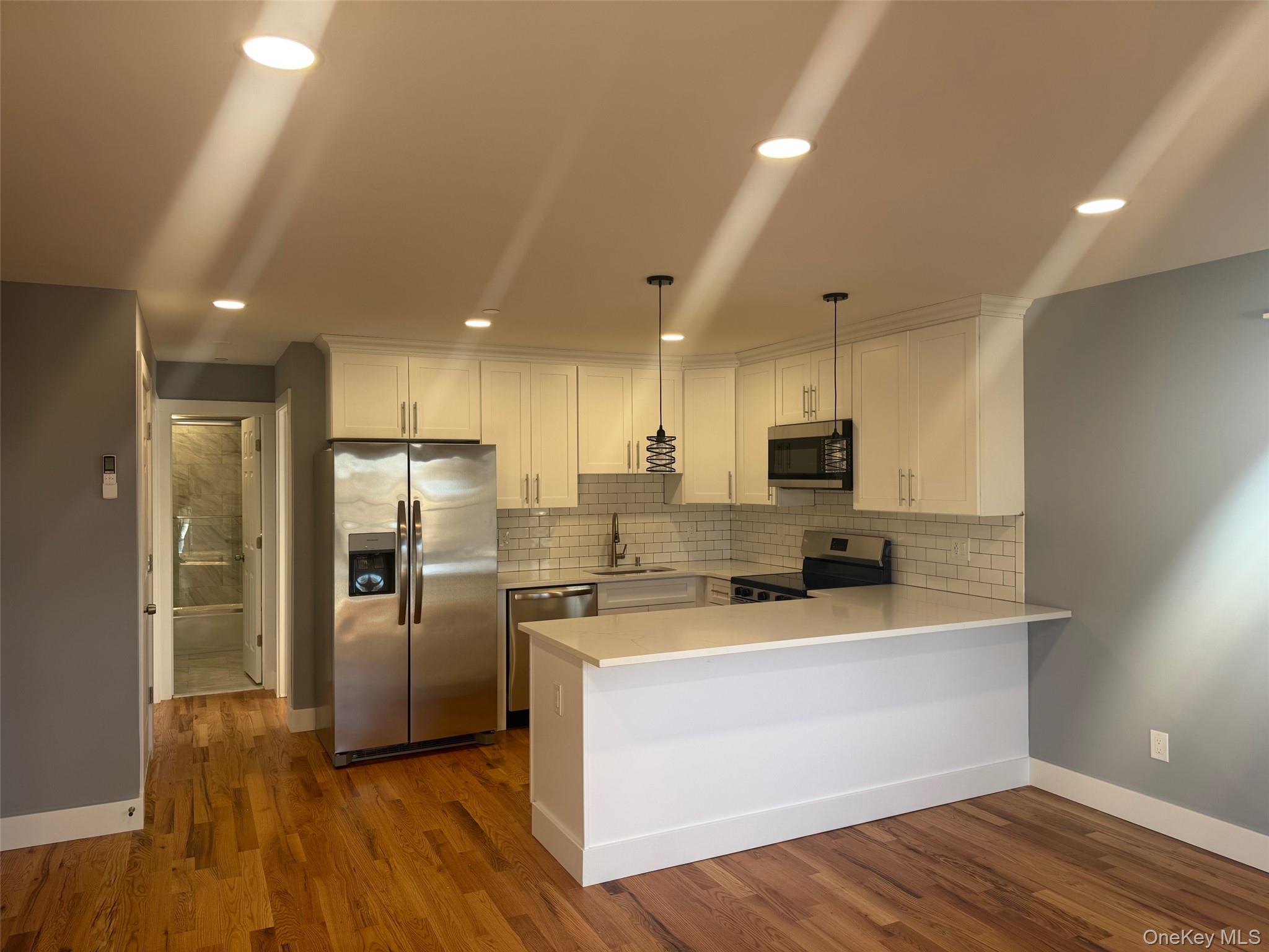 1035 Montauk Highway # 6, Copiague, NY 11726