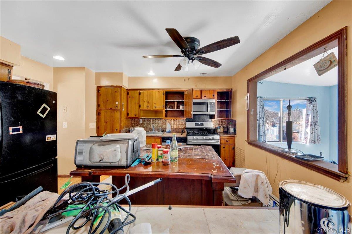 31 Allison Avenue, Newburgh, NY 12550