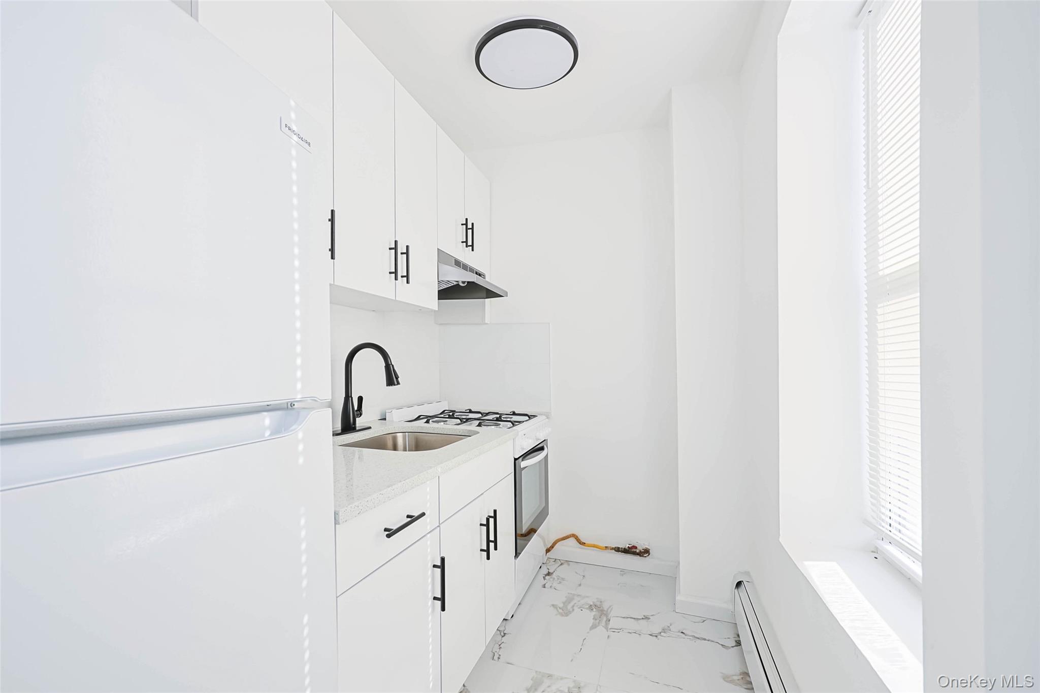 918 E 165th Street, Bronx, NY 10459