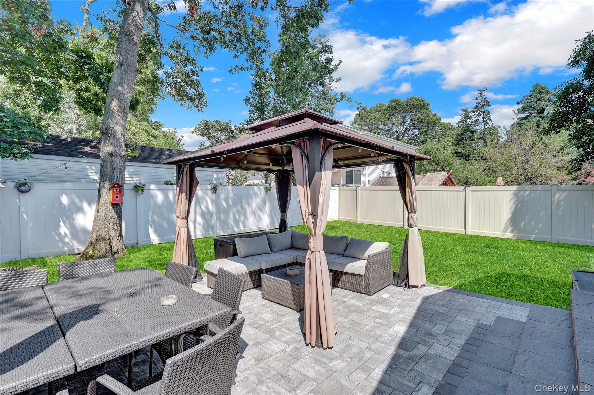 9 3rd Street, West Islip, NY 11795