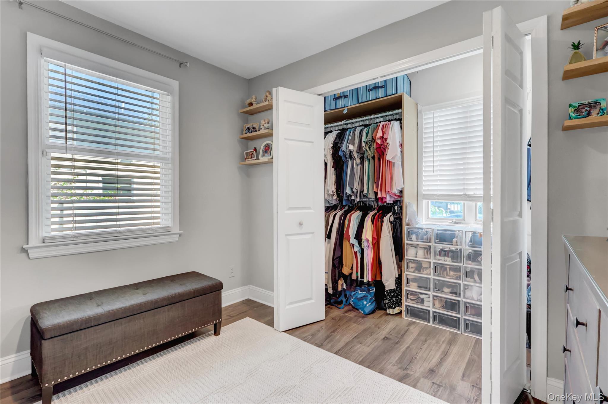 9 3rd Street, West Islip, NY 11795