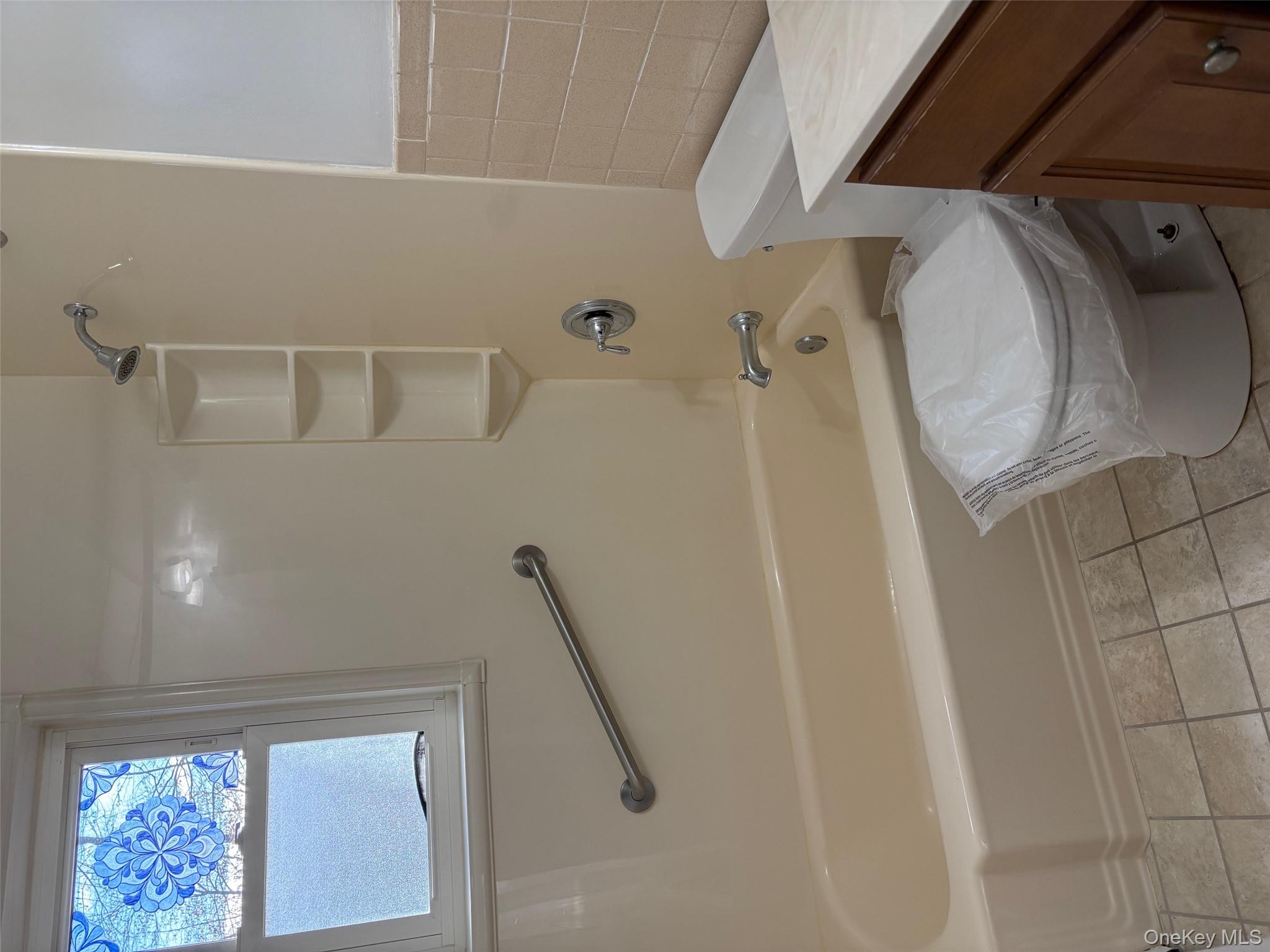 3596 Park Avenue # 3C, Wantagh, NY 11793