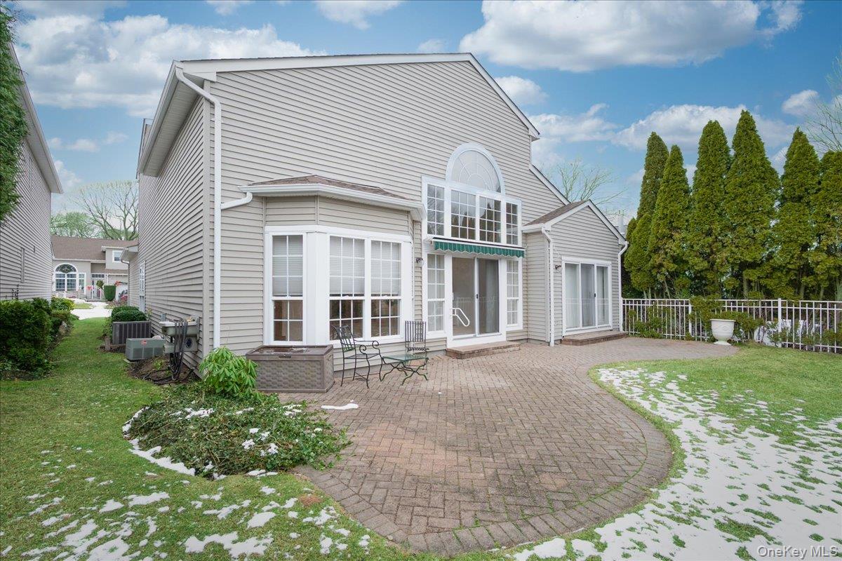 205 Windwatch Drive, Hauppauge, NY 11788