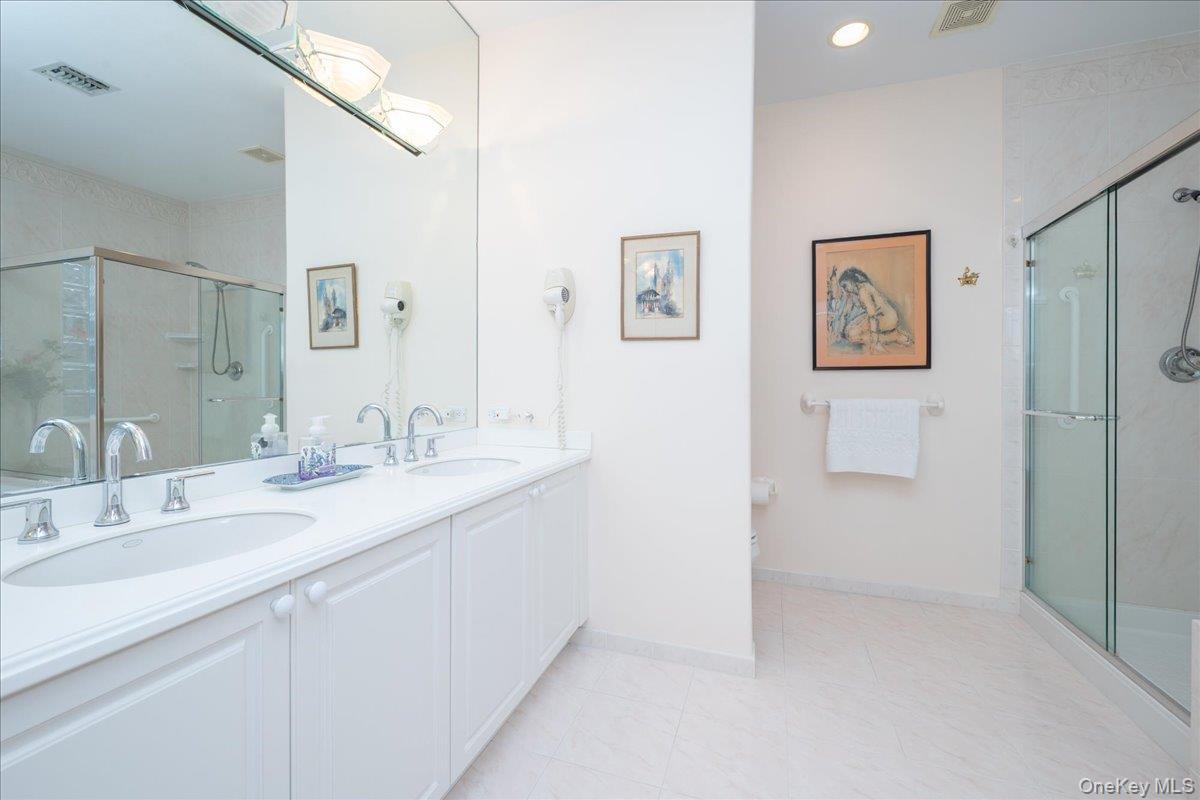 205 Windwatch Drive, Hauppauge, NY 11788