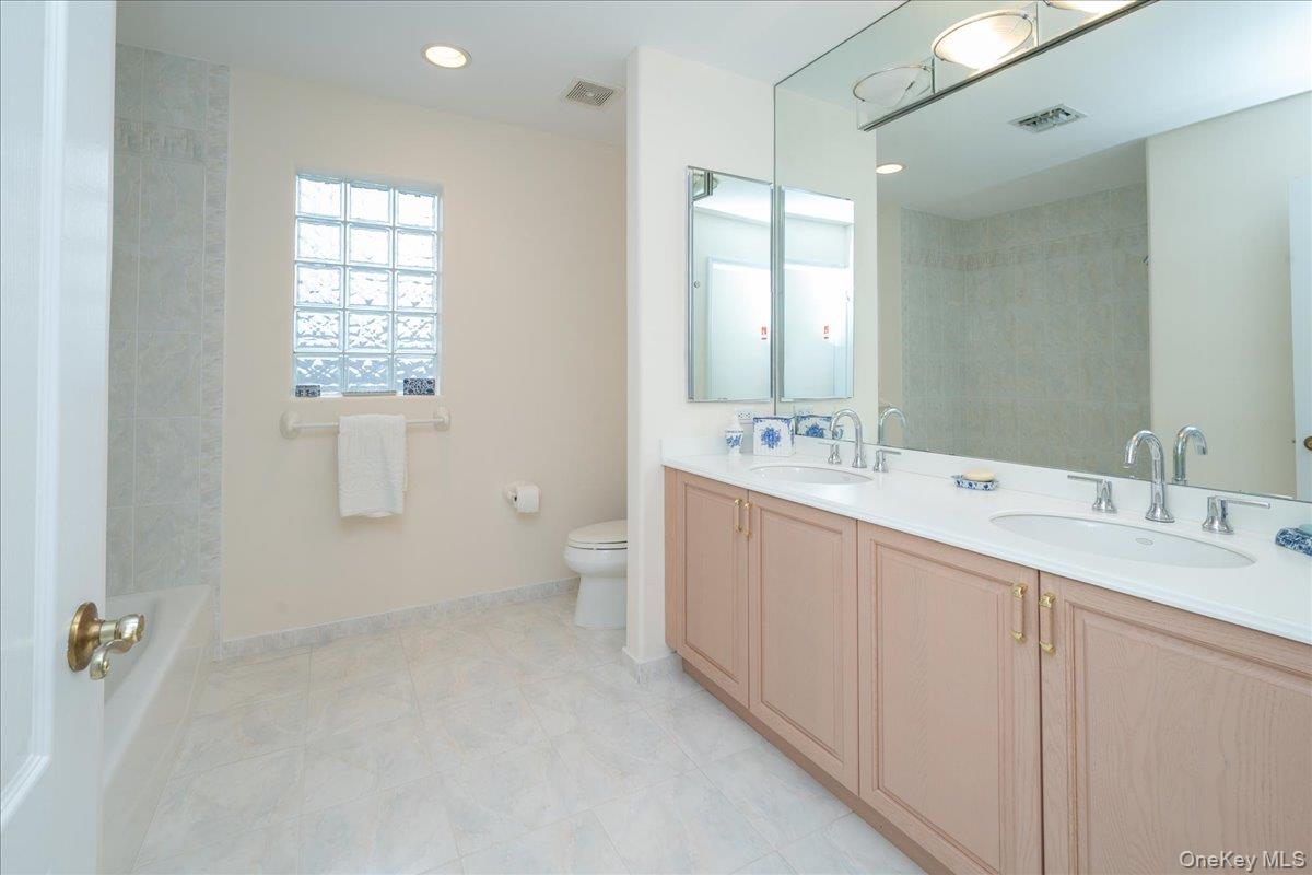 205 Windwatch Drive, Hauppauge, NY 11788