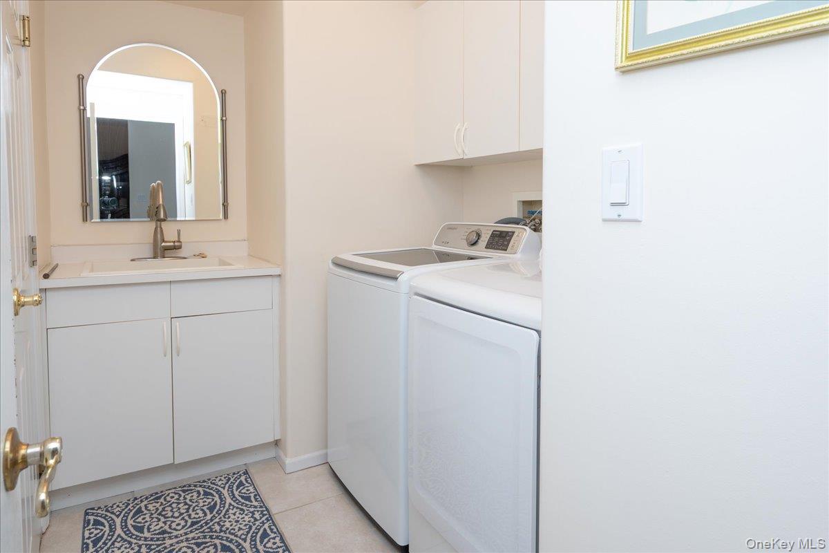 205 Windwatch Drive, Hauppauge, NY 11788