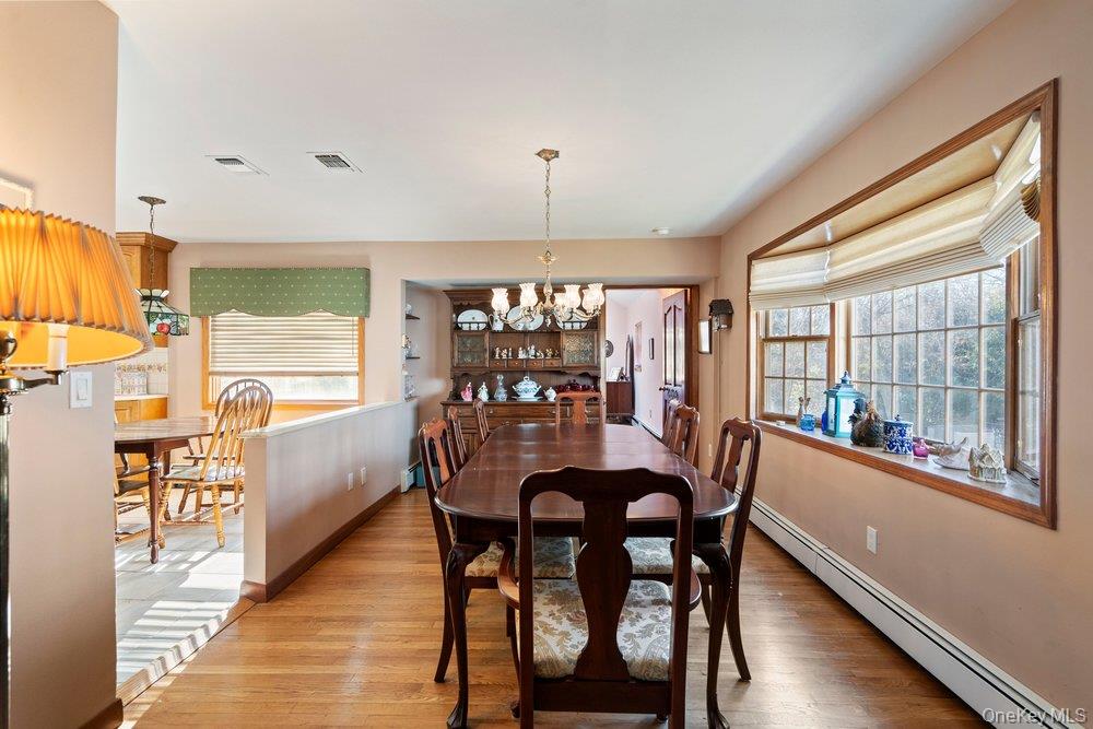 18 Barry Lane, Syosset, NY 11791