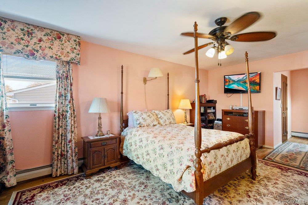 18 Barry Lane, Syosset, NY 11791