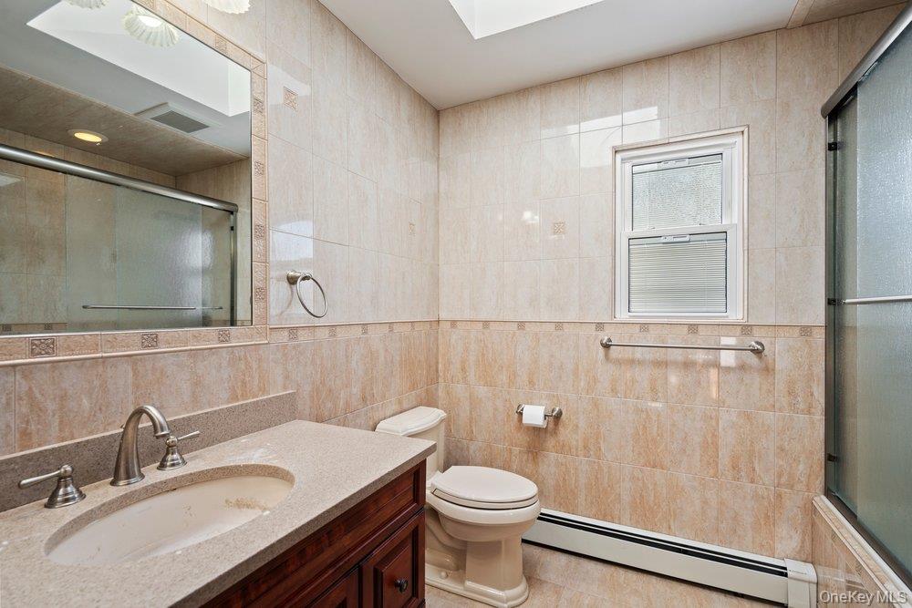 18 Barry Lane, Syosset, NY 11791