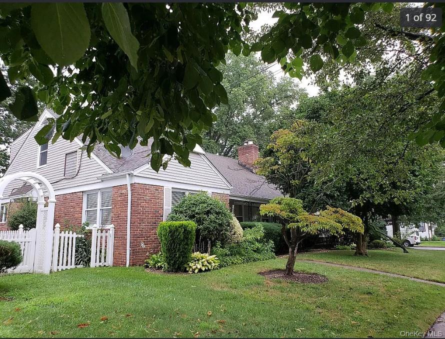 376 1st Street, Mineola, NY 11501