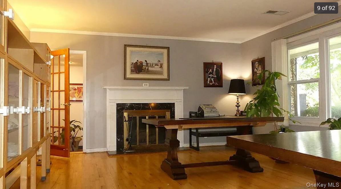 376 1st Street, Mineola, NY 11501